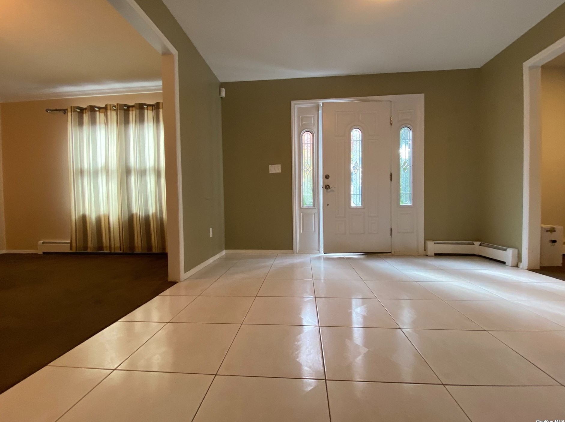 21 Mike Ln, Smithtown NY  11787-2326 exterior