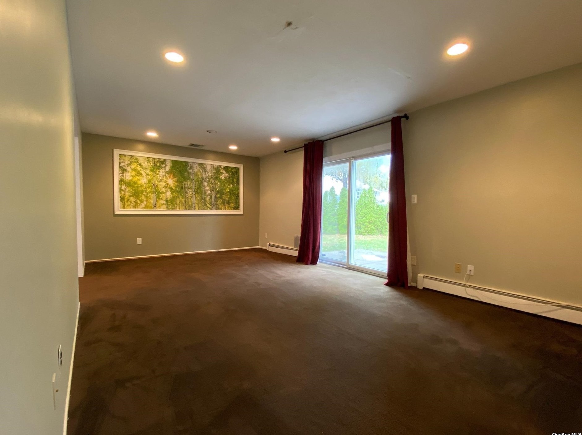 21 Mike Ln, Smithtown NY  11787-2326 exterior