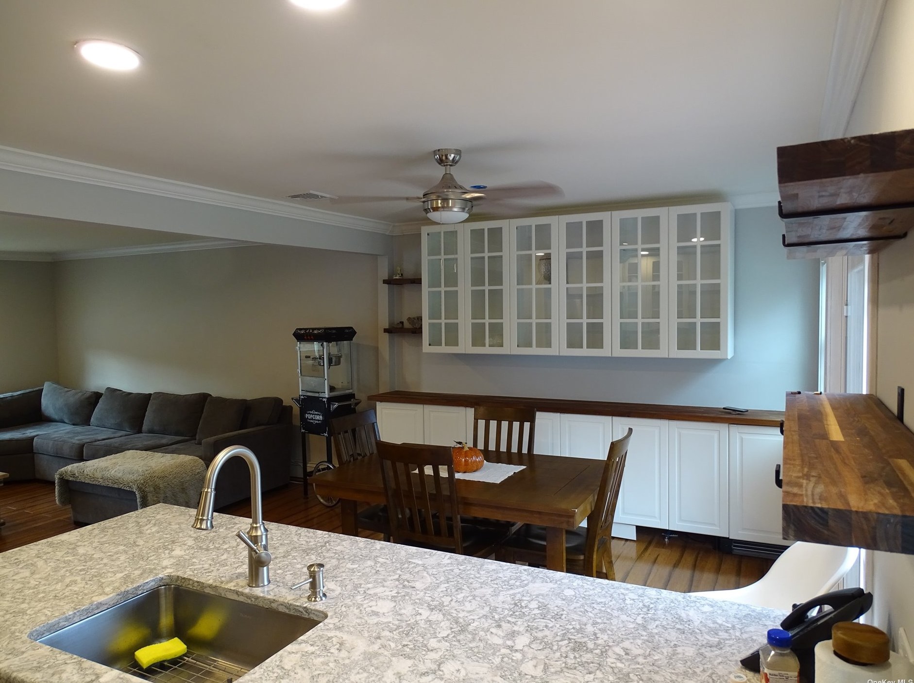 7 Custom Ln, Prt Jefferson Station NY  11776-2709 exterior