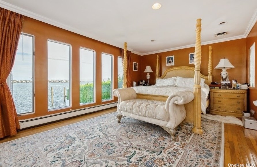 3059 Shore Dr, North Merrick NY  11566-5204 exterior