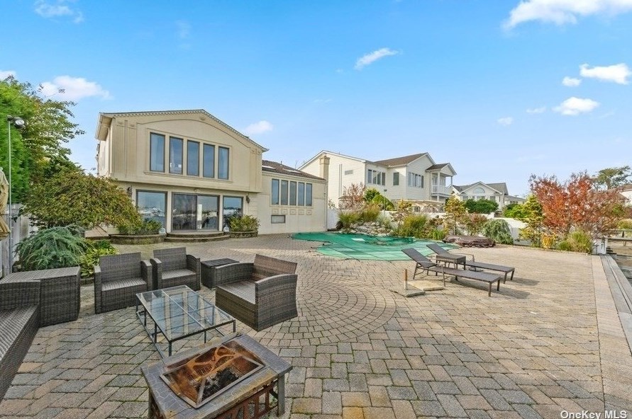 3059 Shore Dr, North Merrick NY  11566-5204 exterior