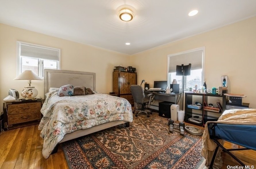 3059 Shore Dr, North Merrick NY  11566-5204 exterior