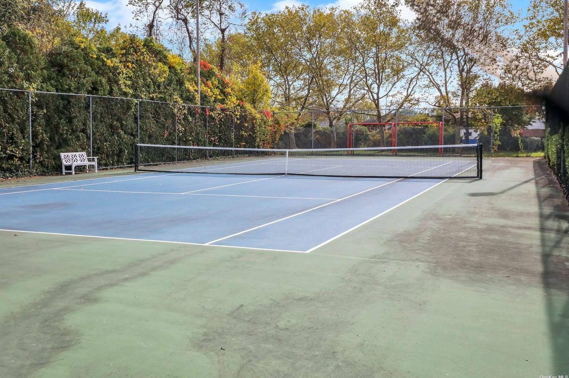 24 Princeton Dr, Syosset NY  11791-6743 exterior