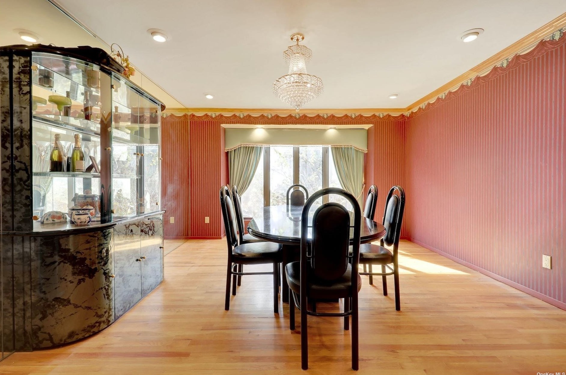 24 Princeton Dr, Syosset NY  11791-6743 exterior