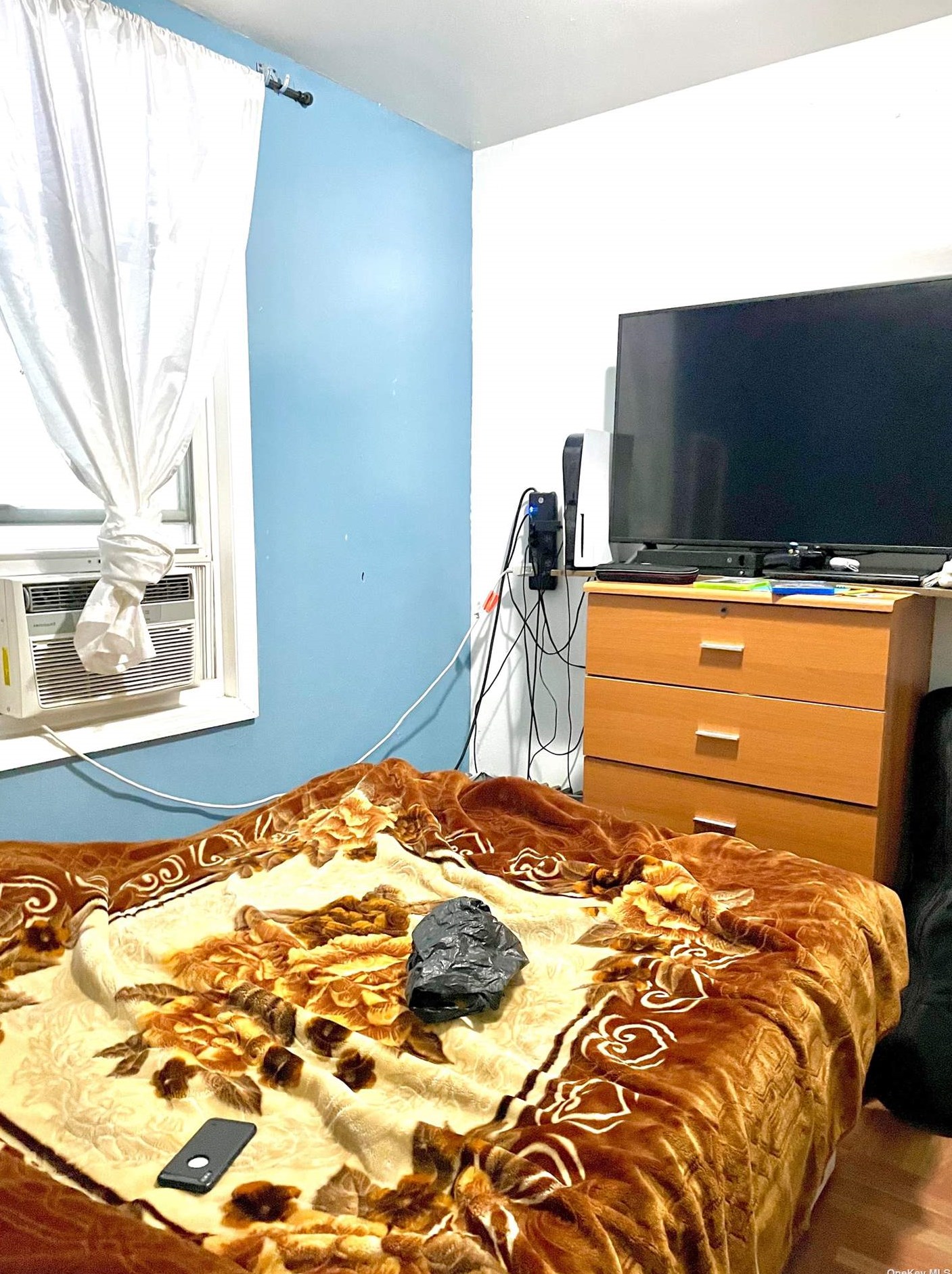 32-48 108th St, Flushing NY  11369-2524 exterior