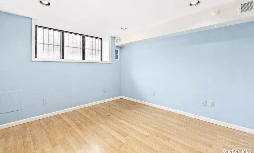 155 Lott St, Brooklyn NY 11226-4092 exterior