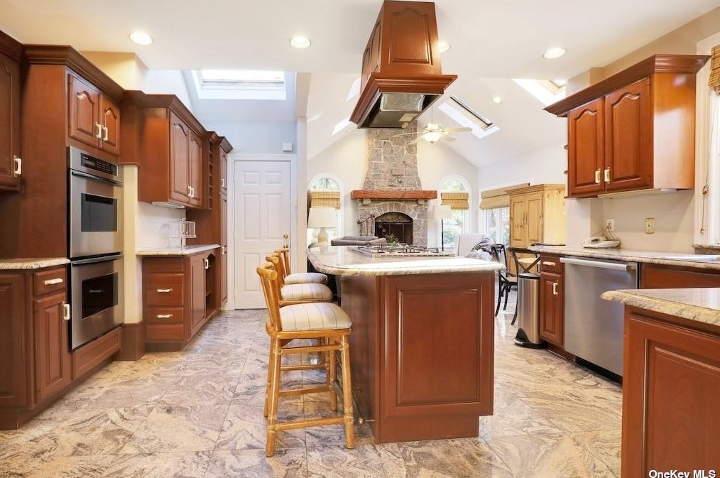 272 Chapel Rd, North Hills NY  11030-3726 exterior