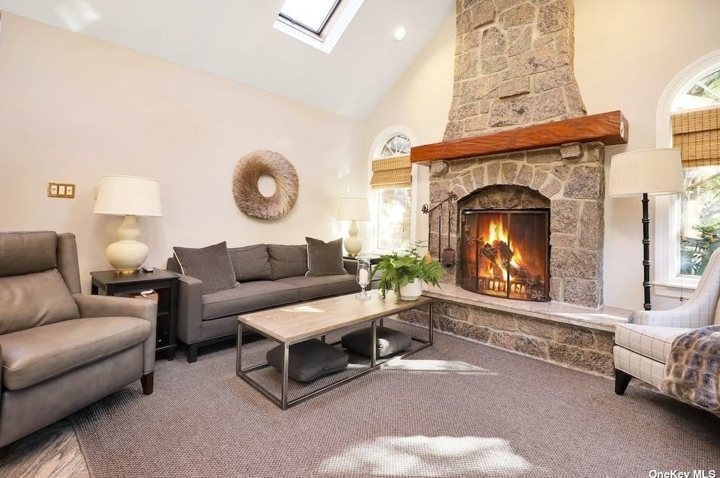 272 Chapel Rd, North Hills NY  11030-3726 exterior