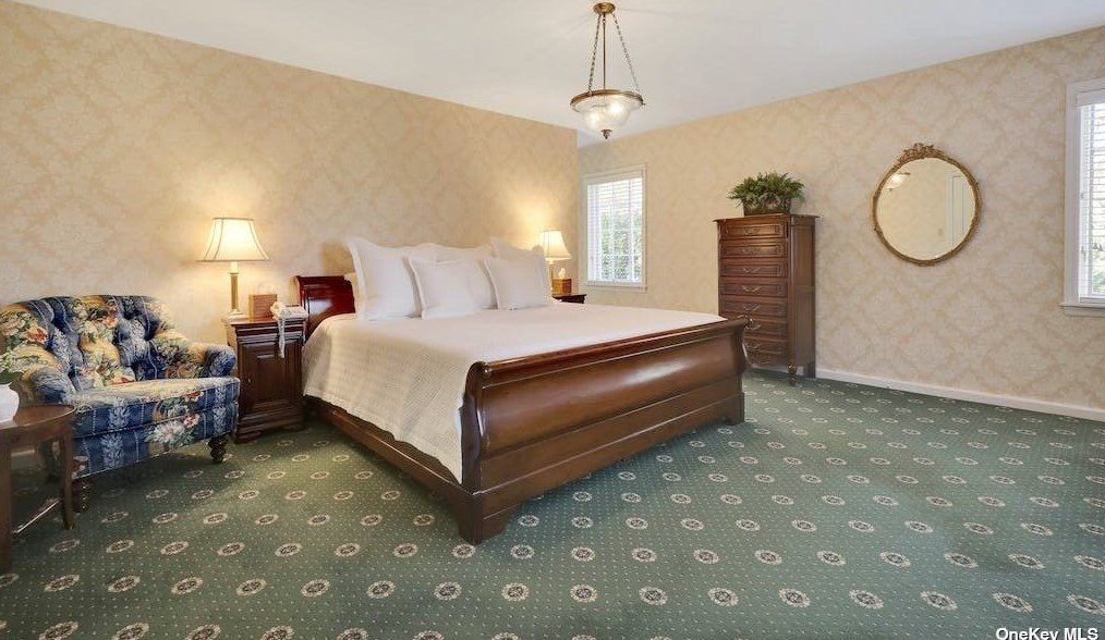 272 Chapel Rd, North Hills NY  11030-3726 exterior