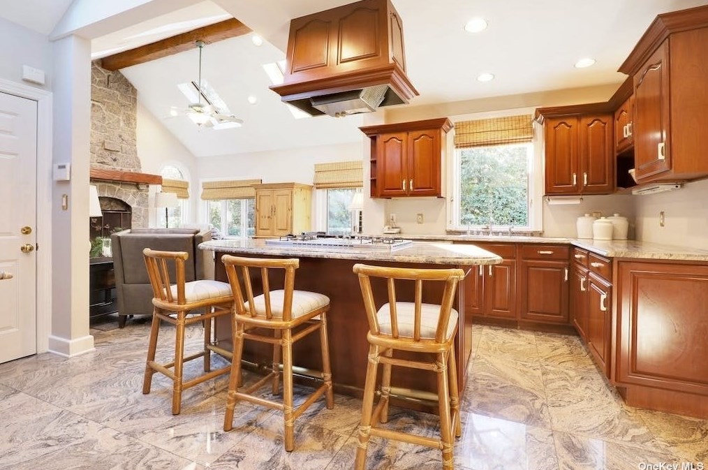 272 Chapel Rd, North Hills NY  11030-3726 exterior