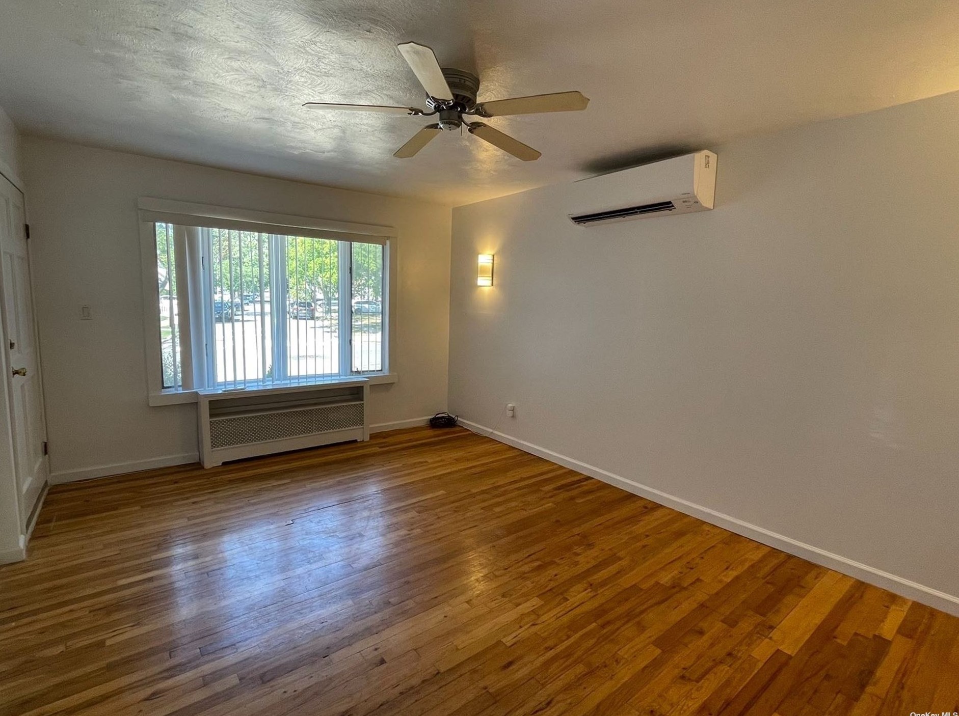 164-26 Metcalf Ave, Flushing NY  11365-1018 exterior