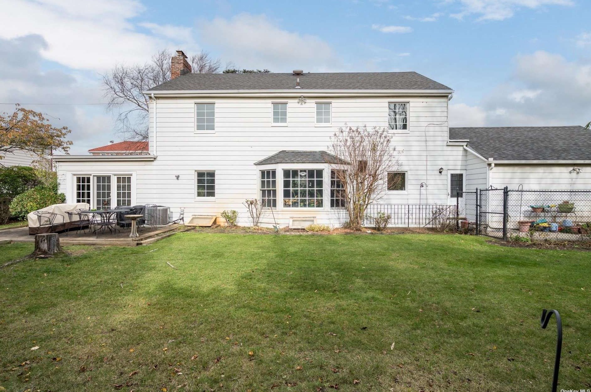 266 Beech St, East Atlantic Beach NY  11561-4225 exterior