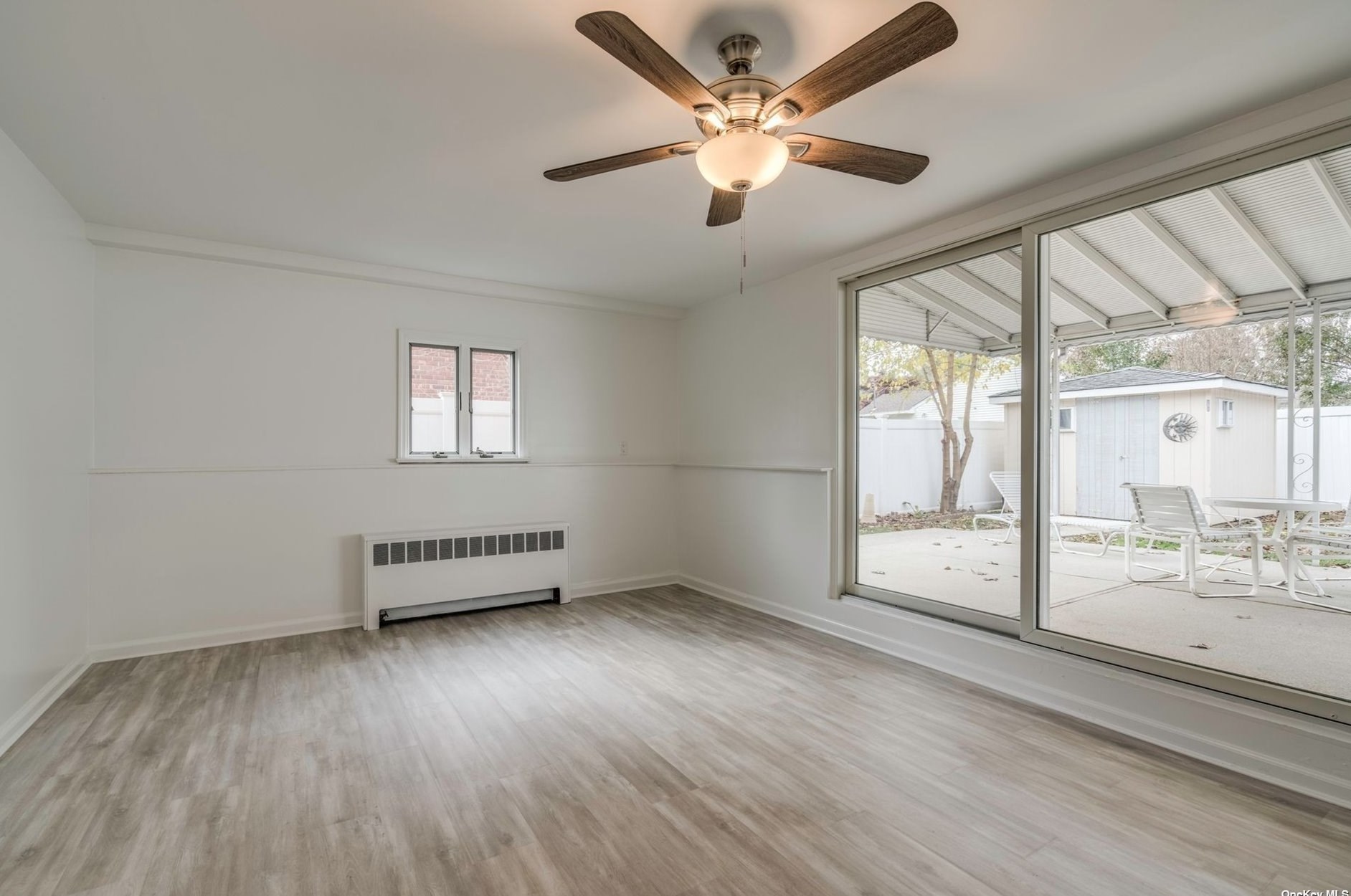 3 Driftwood Dr, Glen Cove NY  11542-1607 exterior