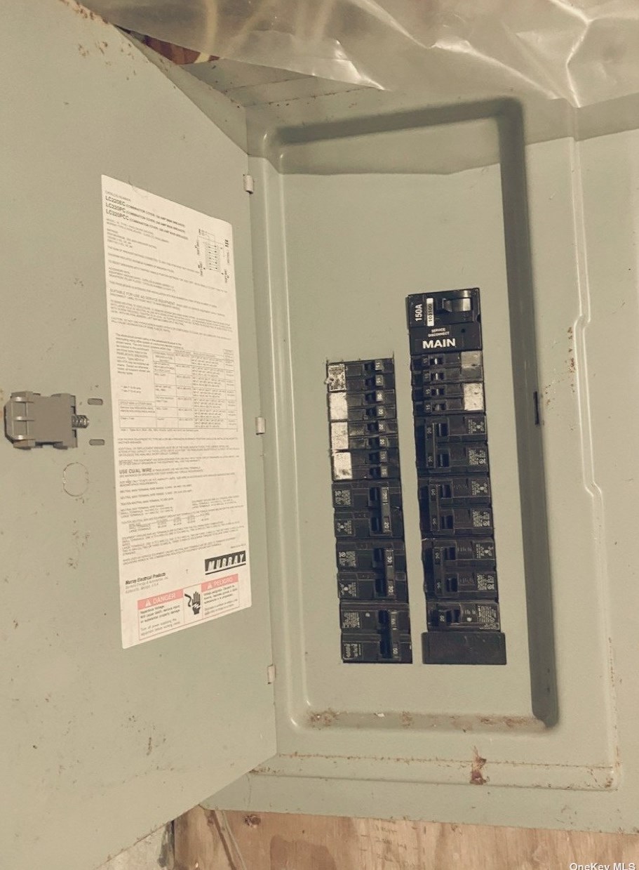 106 Gray Ave, Gordon Heights NY  11763-1064 exterior