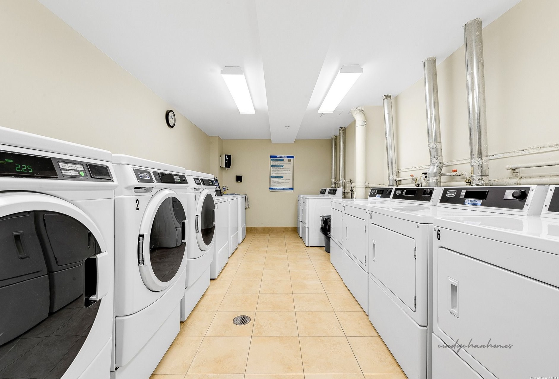 6405 Yellowstone Blvd, Flushing NY 11375-1530 exterior