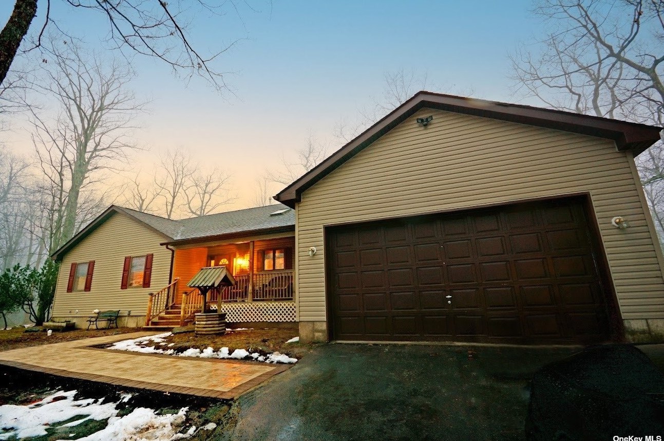7 Picadilly Ct, Rock Hill NY  12775-6435 exterior