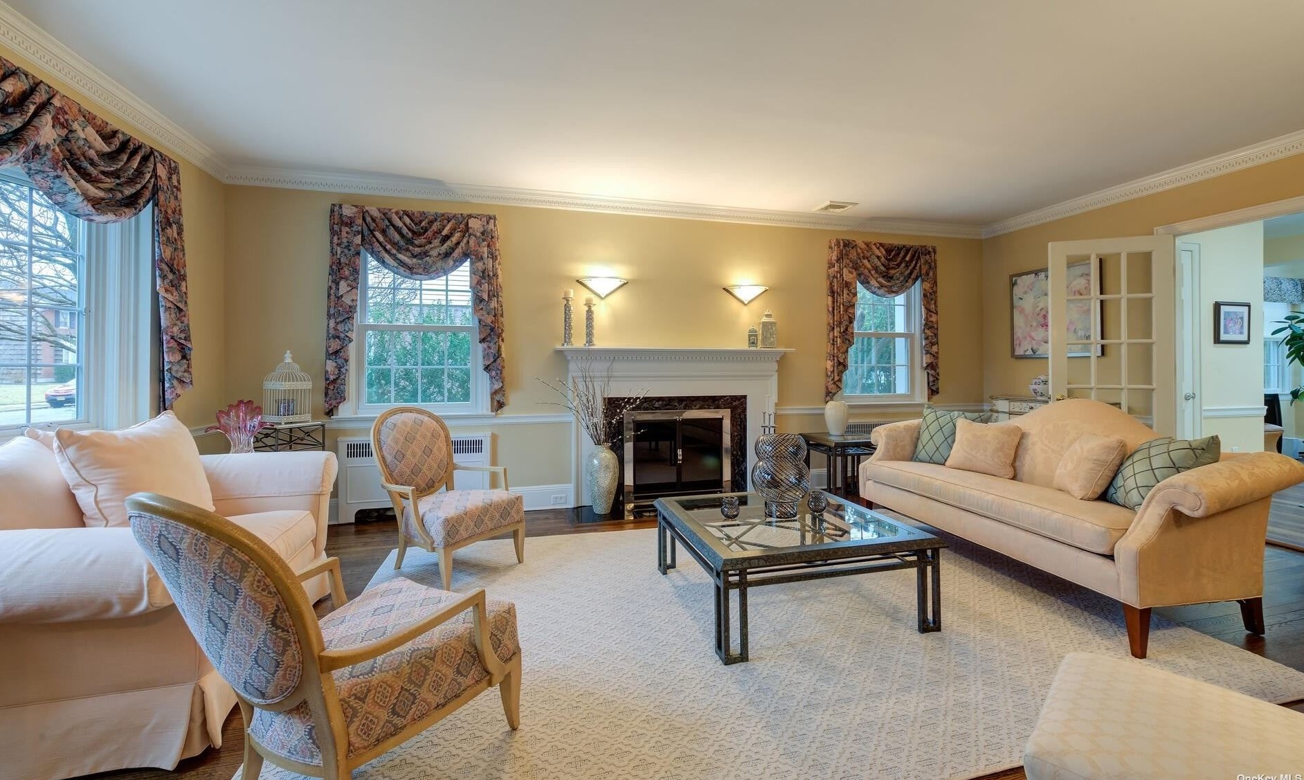 186 Kilburn Rd, Garden City NY  11530-1328 exterior