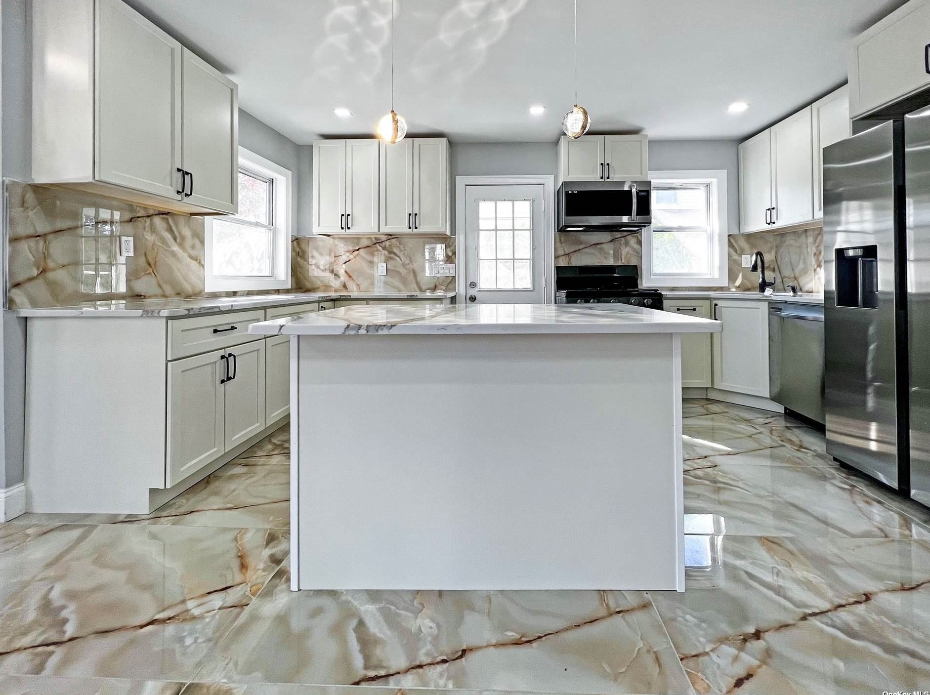 2195 Cameron Ave, North Merrick NY 11566-2106 exterior