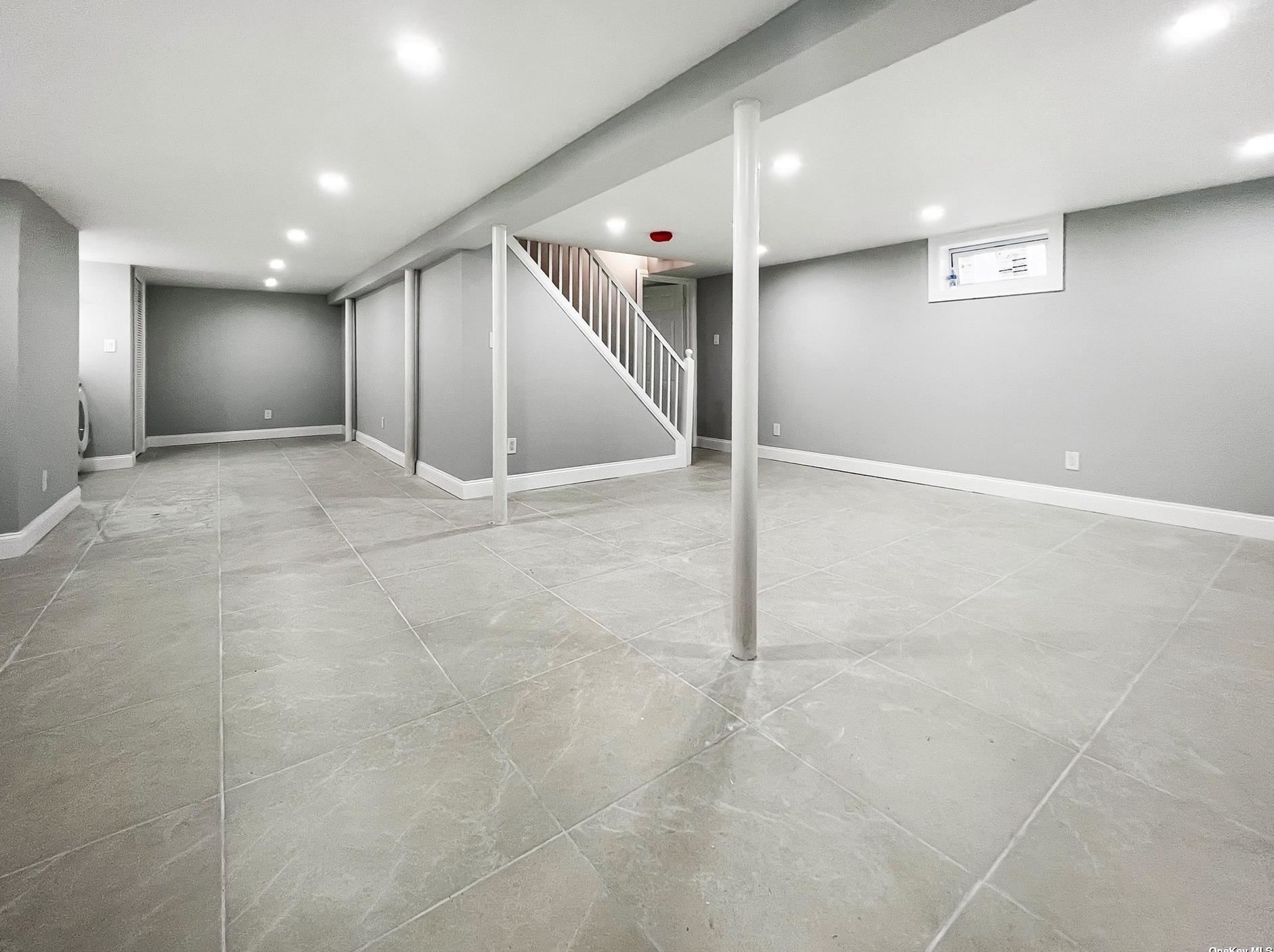 2195 Cameron Ave, North Merrick NY 11566-2106 exterior