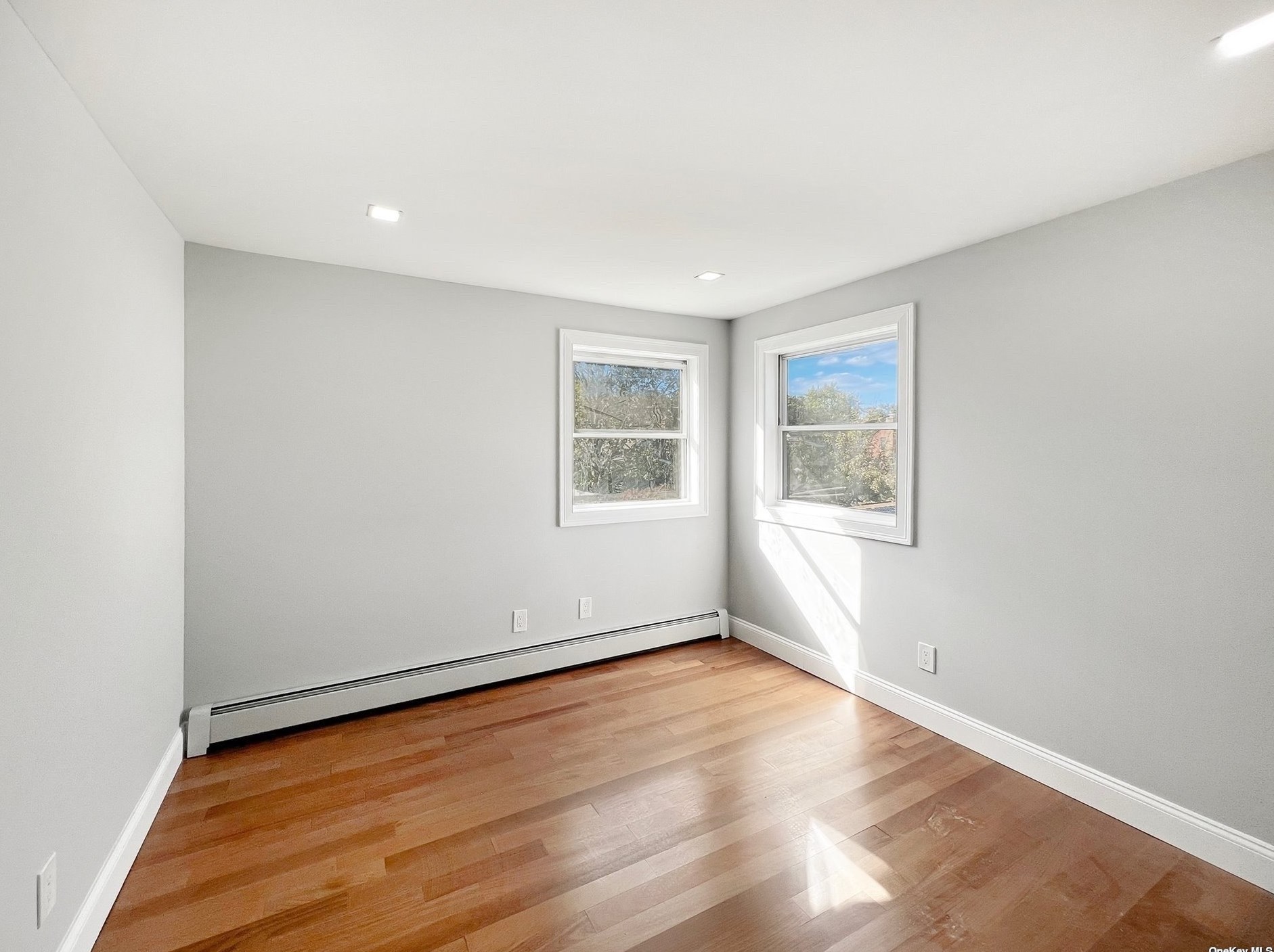 2195 Cameron Ave, North Merrick NY 11566-2106 exterior