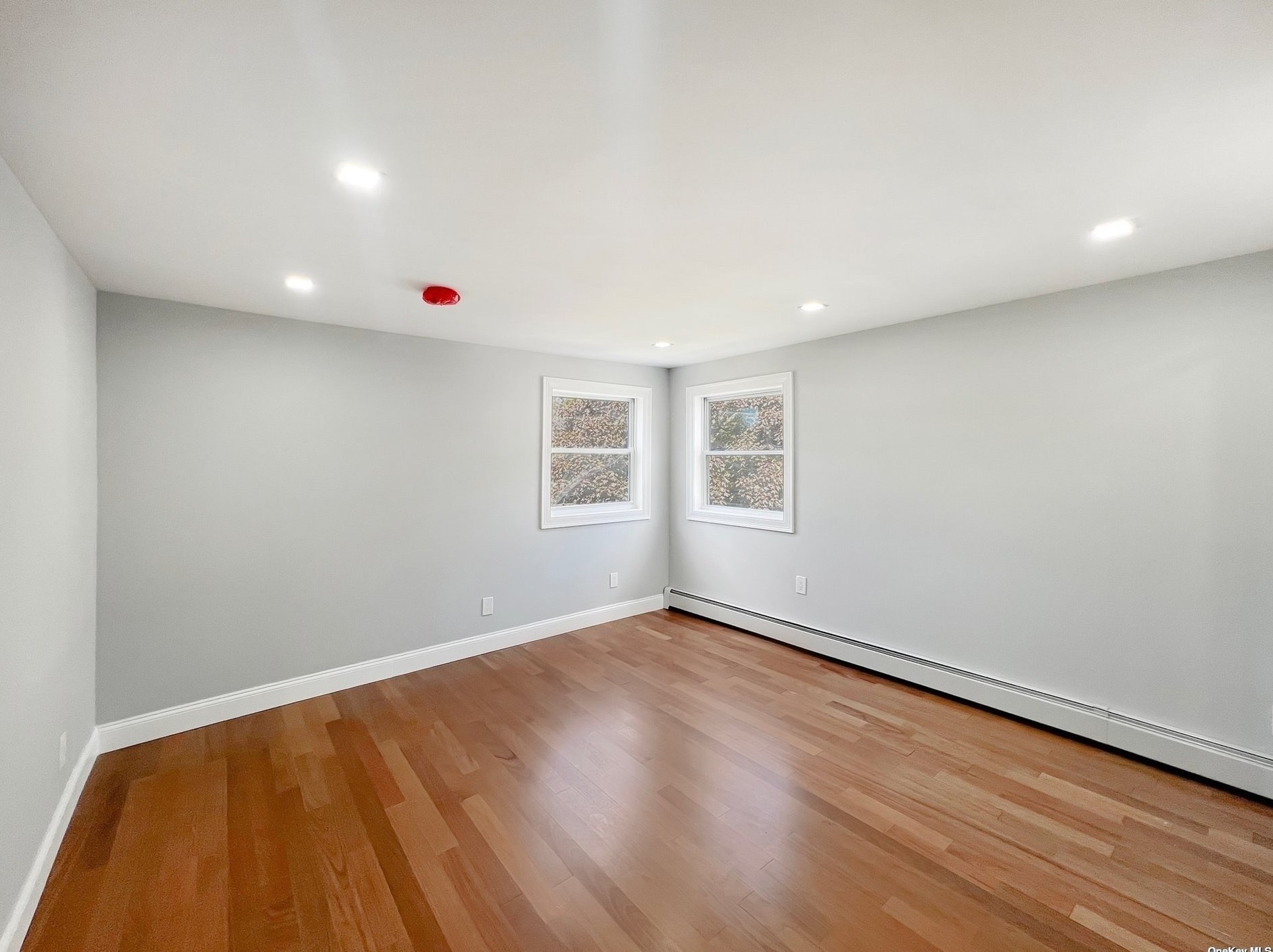 2195 Cameron Ave, North Merrick NY 11566-2106 exterior