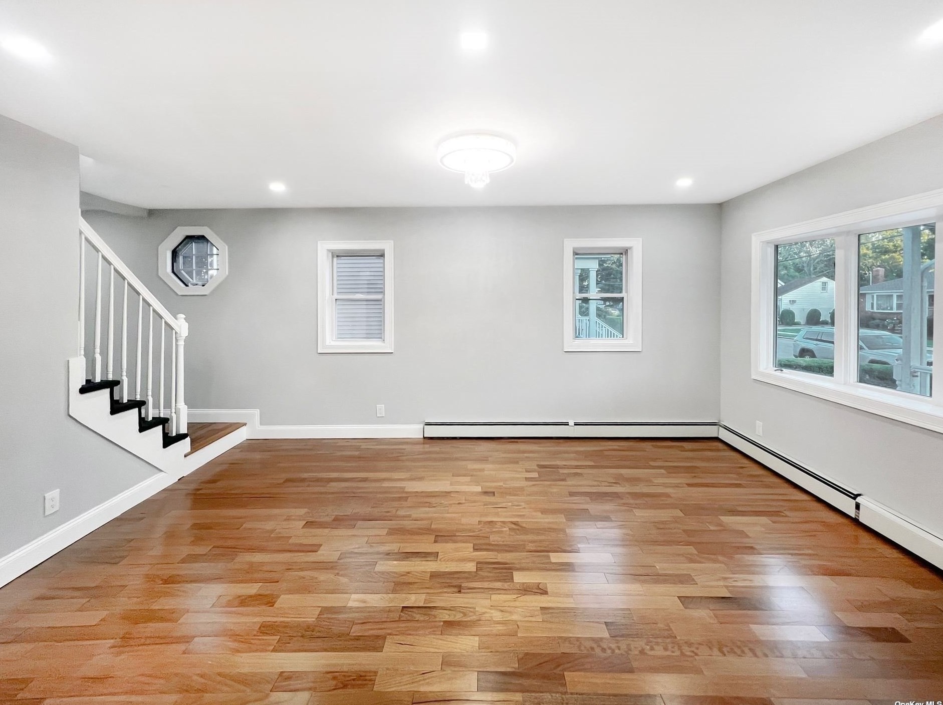 2195 Cameron Ave, North Merrick NY 11566-2106 exterior