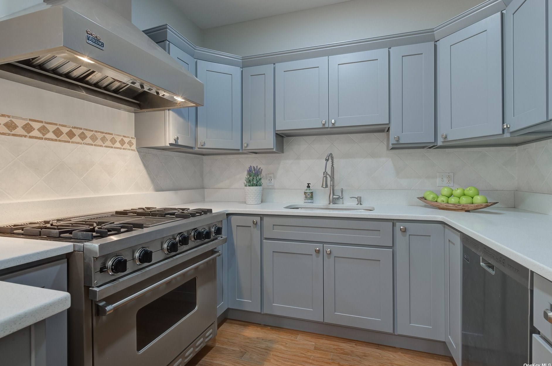 47 Miro Pl, Port Washington NY  11050-2444 exterior