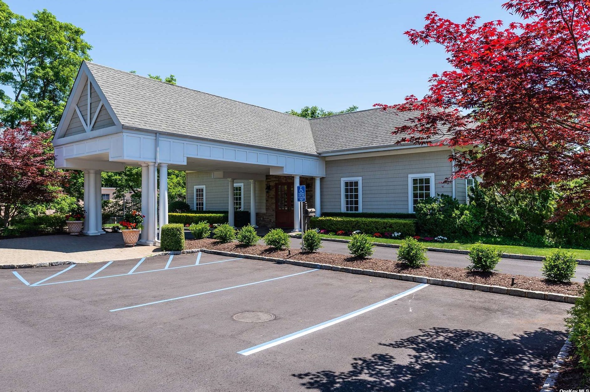47 Miro Pl, Port Washington NY  11050-2444 exterior