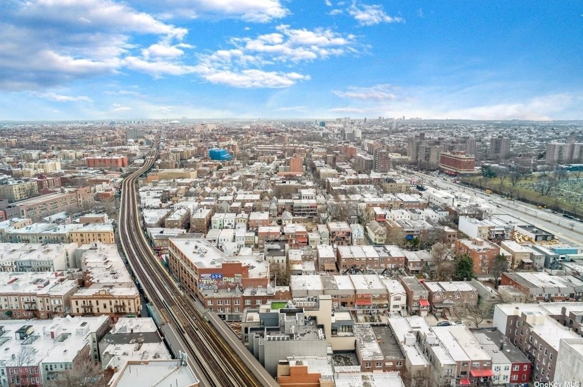52-16 Roosevelt Ave, Flushing NY  exterior