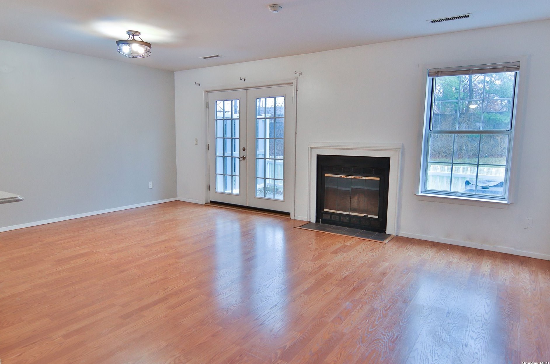 1005 Sara Cir, Prt Jefferson Station NY  11776-2746 exterior