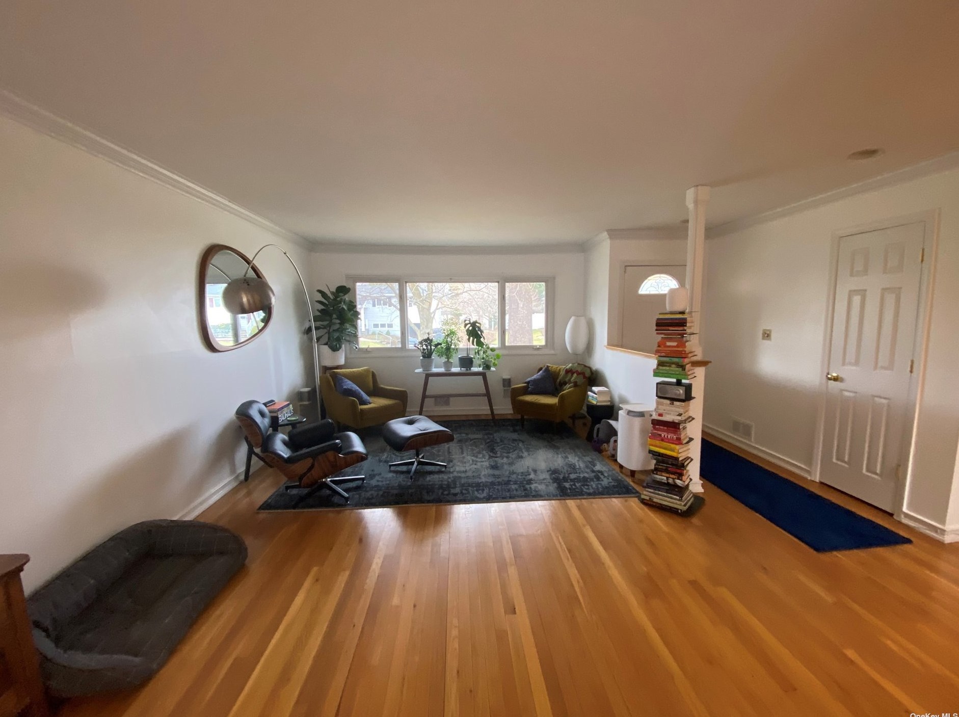 23 Duncan Ln, Hunt NY  11743-2209 exterior