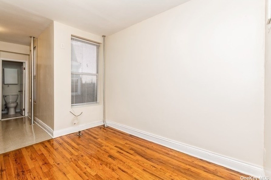 41-32 53rd St, Flushing NY 11377-4233 exterior