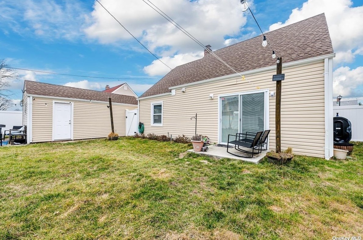 42 Clay Ln, Plainedge NY  11756-4807 exterior