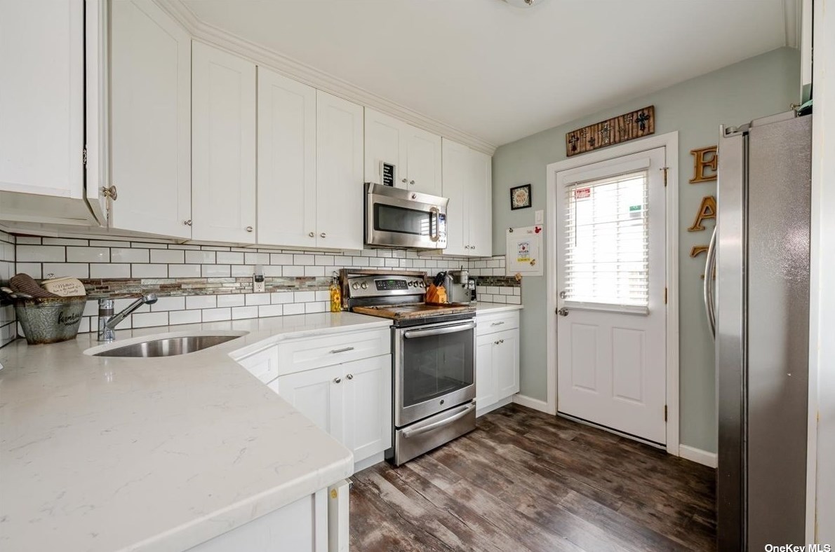 42 Clay Ln, Plainedge NY  11756-4807 exterior