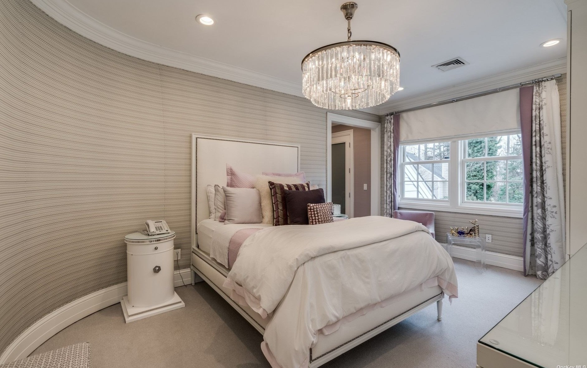 29 The Maples, East Hills NY  11576-1921 exterior