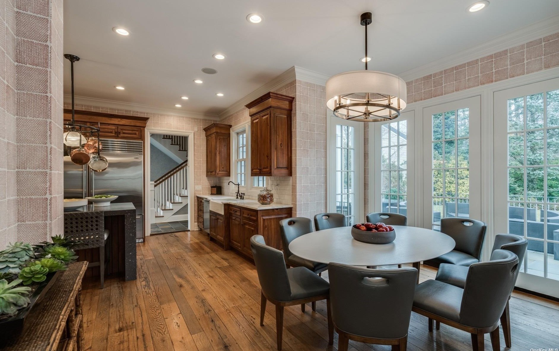 29 The Maples, East Hills NY  11576-1921 exterior