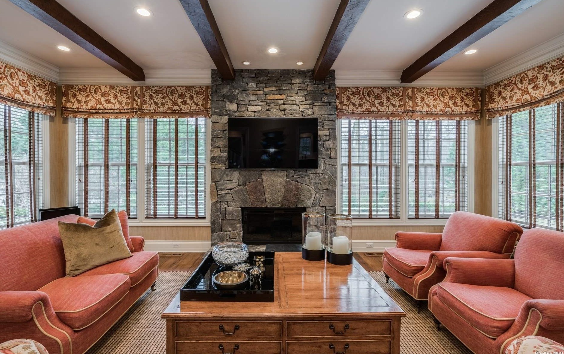 29 The Maples, East Hills NY  11576-1921 exterior