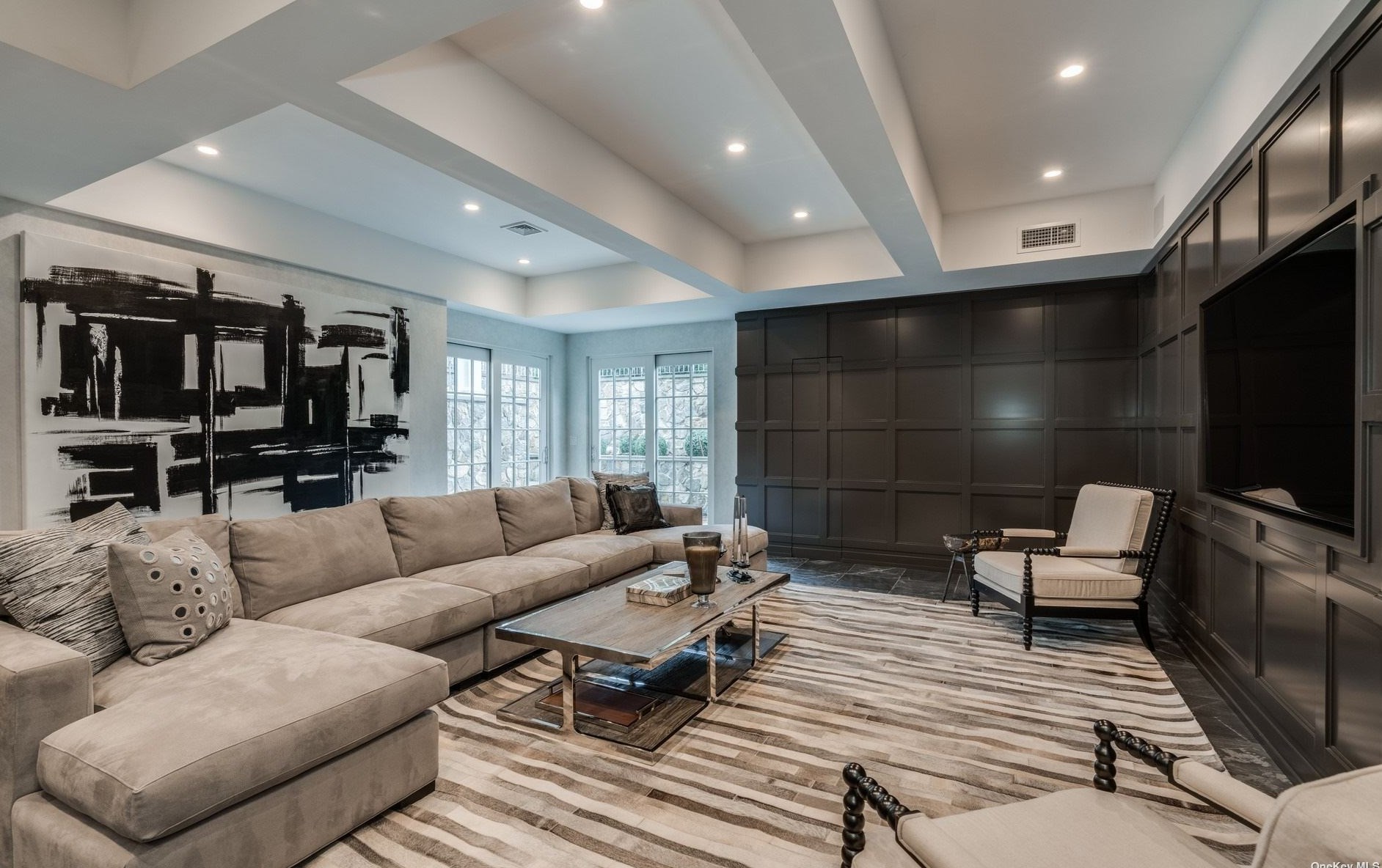 29 The Maples, East Hills NY  11576-1921 exterior