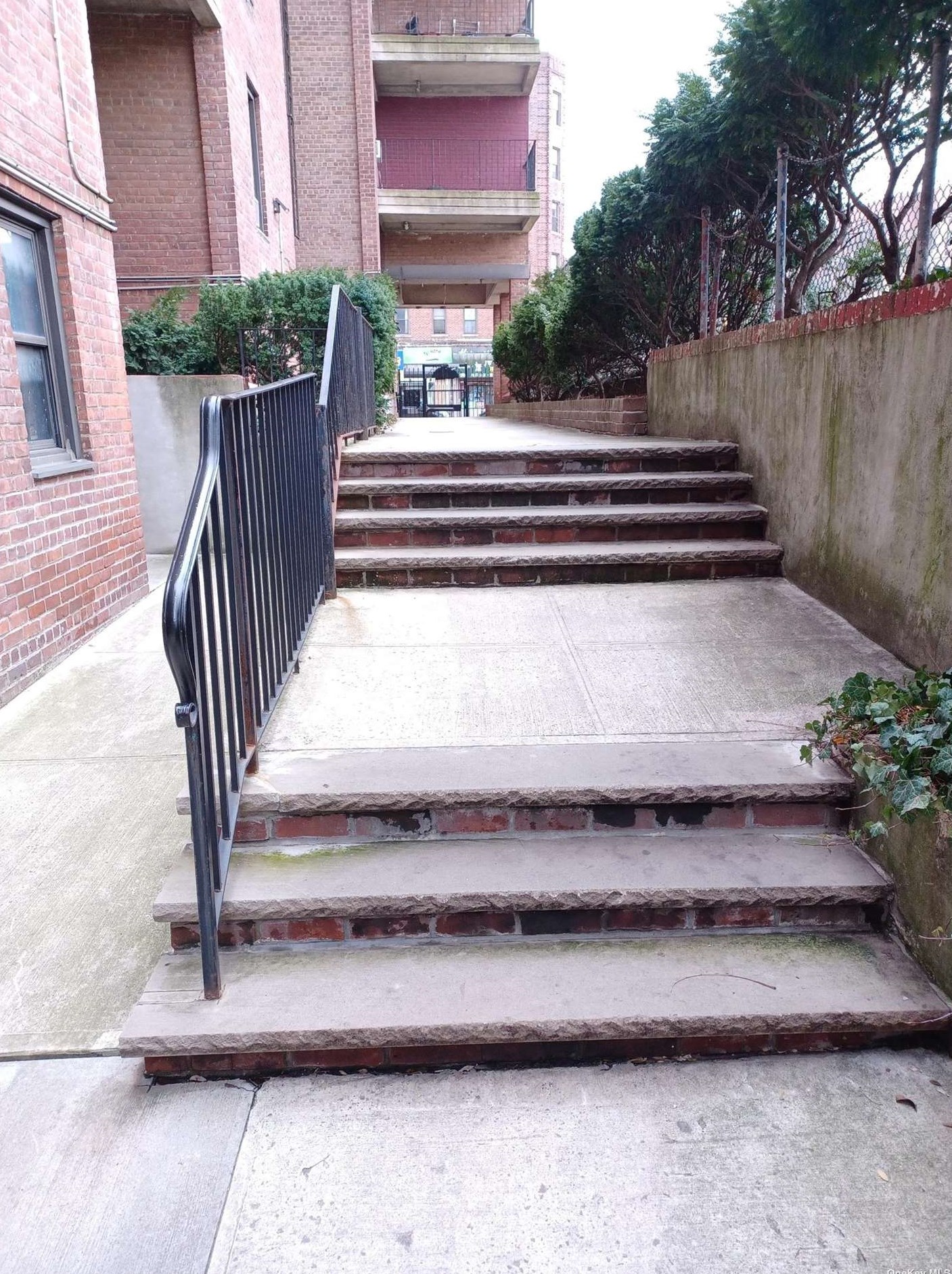 141-05 Northern Blvd, Flushing NY exterior