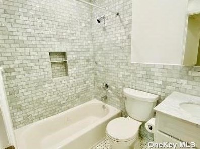 765 Shore Rd, East Atlantic Beach NY  11561-4739 exterior