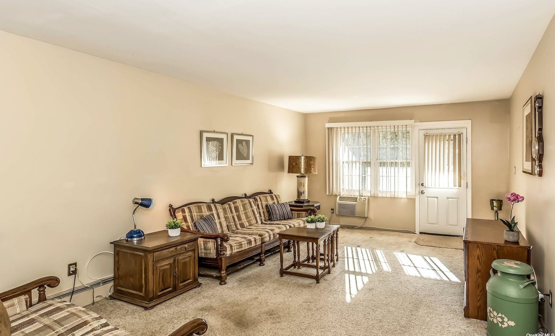3299 Hicksville Rd #9, Bethpage, NY 11714