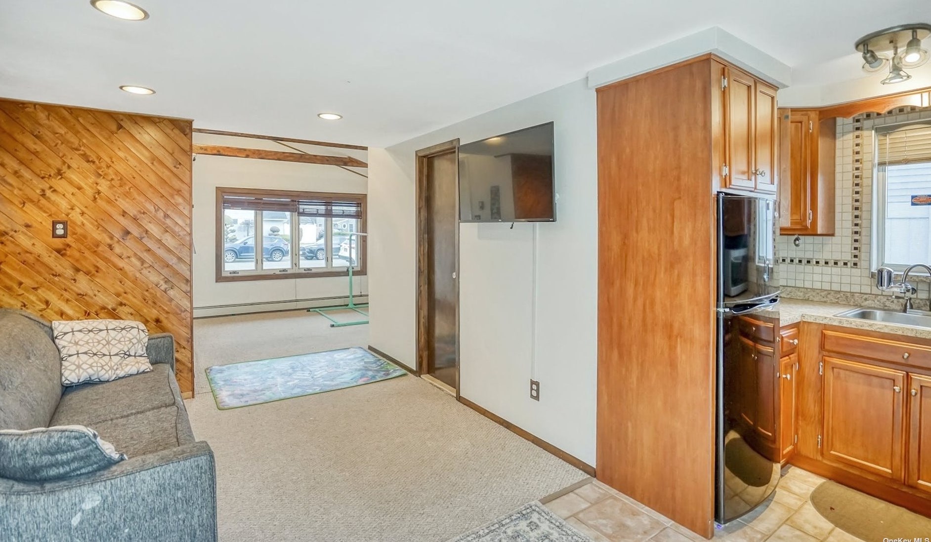 50 Chestnut Ln, Plainedge NY  11756-4016 exterior