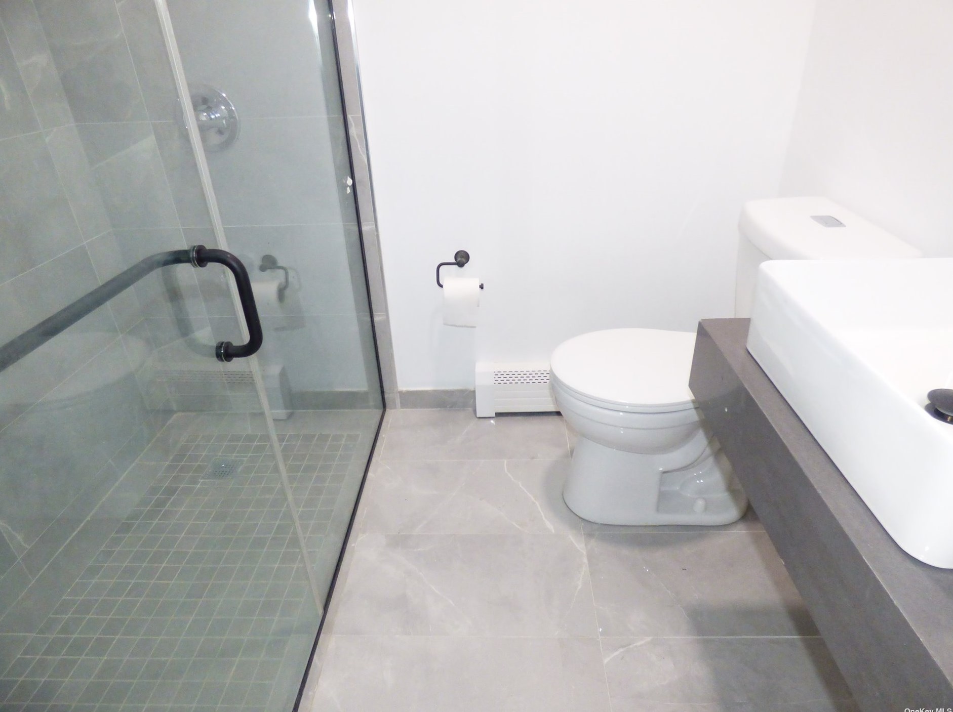 12 Dock Dr, Freeport NY  11520-5222 exterior