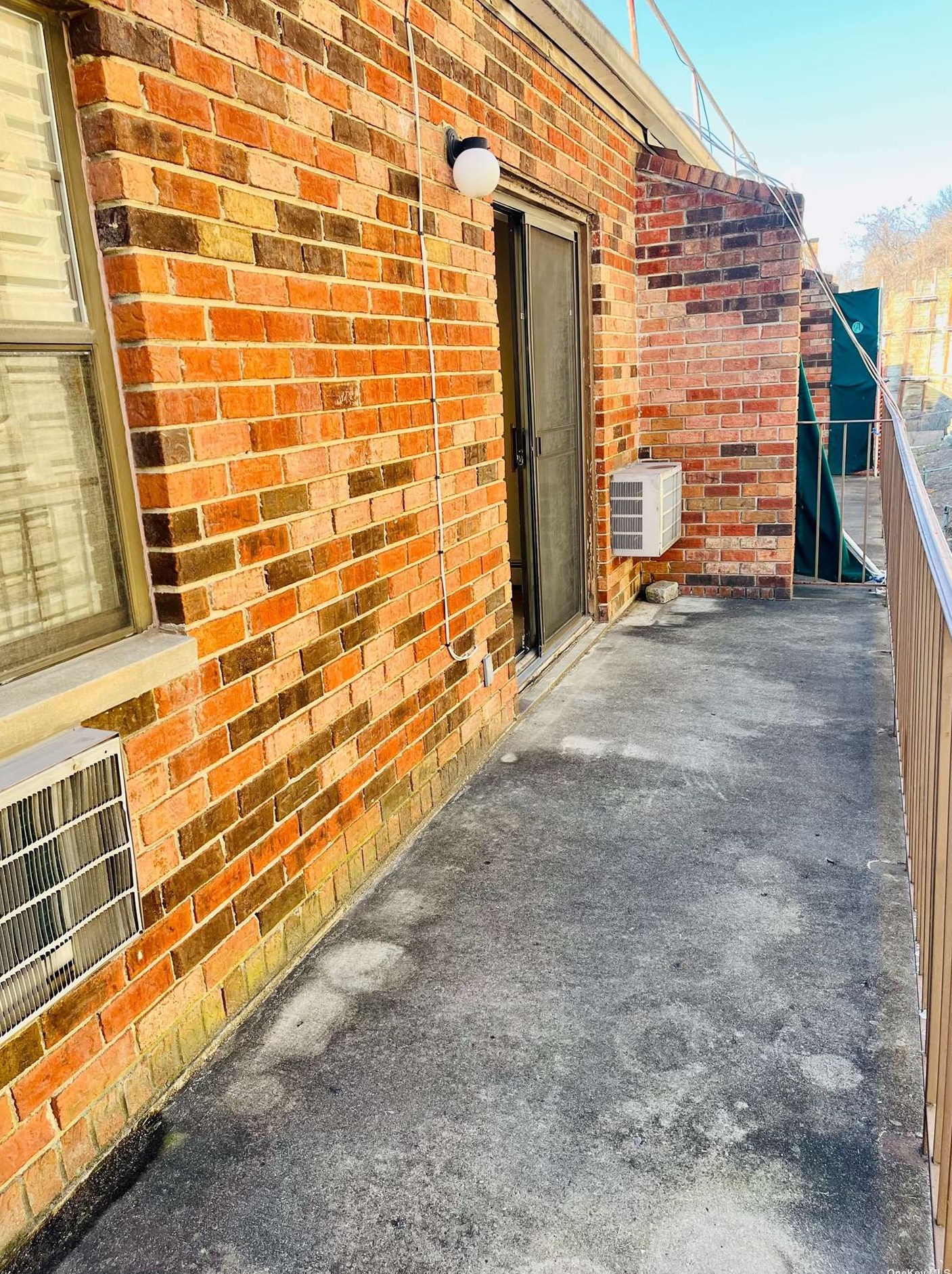 6607 242nd St, Flushing NY  11362-2085 exterior
