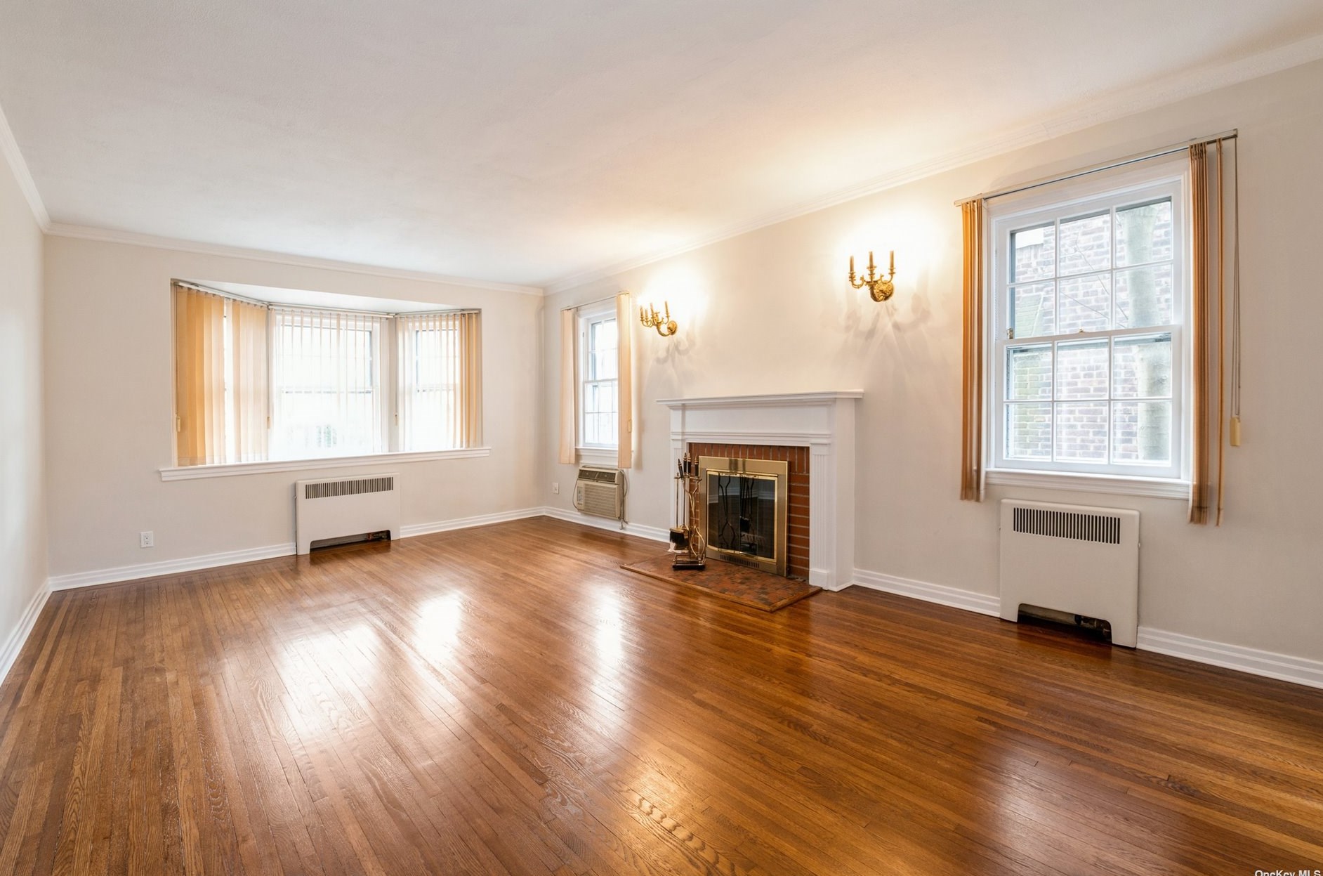 65-20 181st St, Flushing NY  11365-2141 exterior