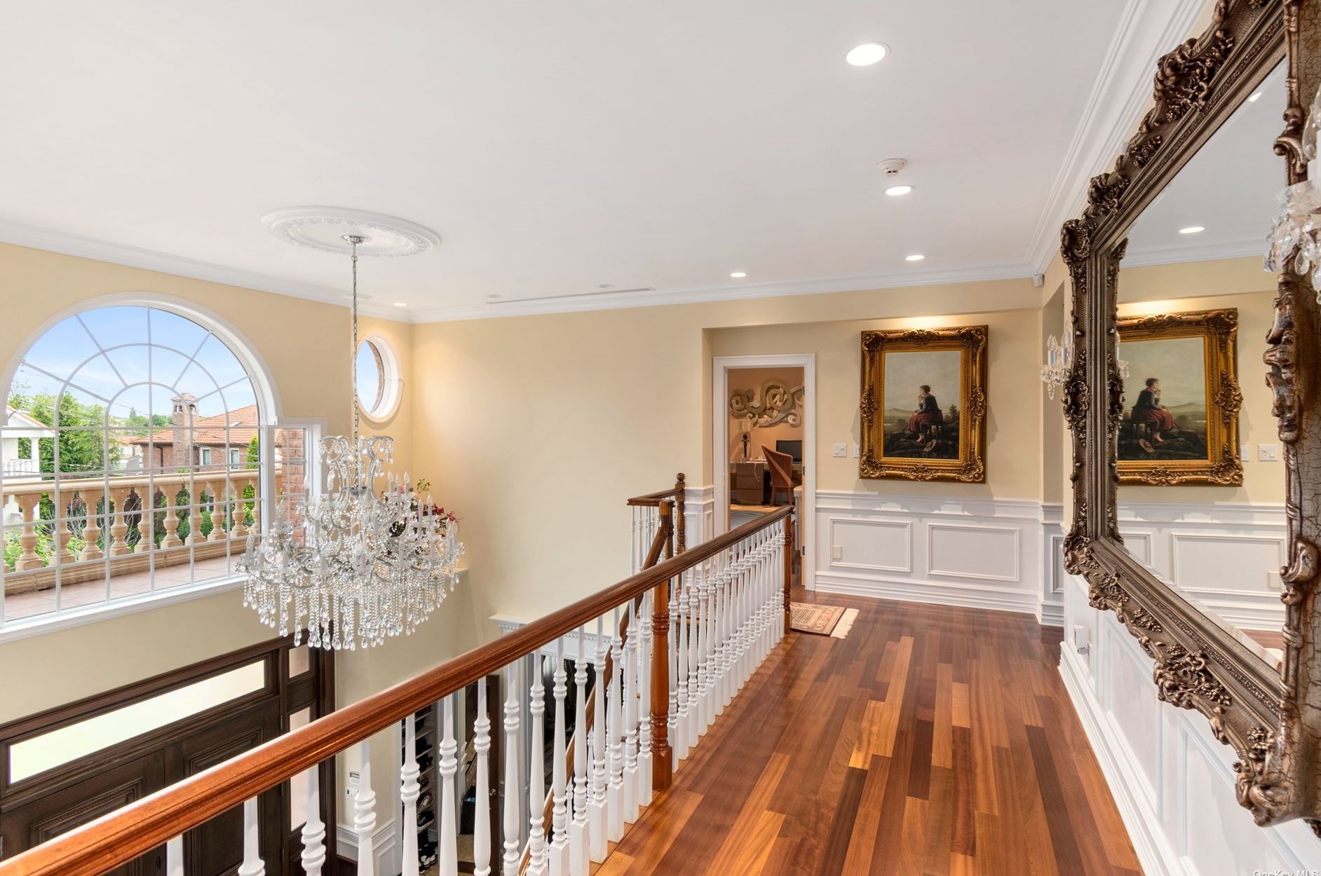 5 Center Dr, Flushing NY 11363-1214 exterior