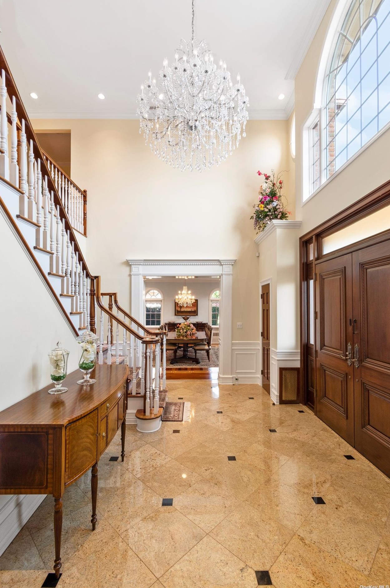 5 Center Dr, Flushing NY 11363-1214 exterior