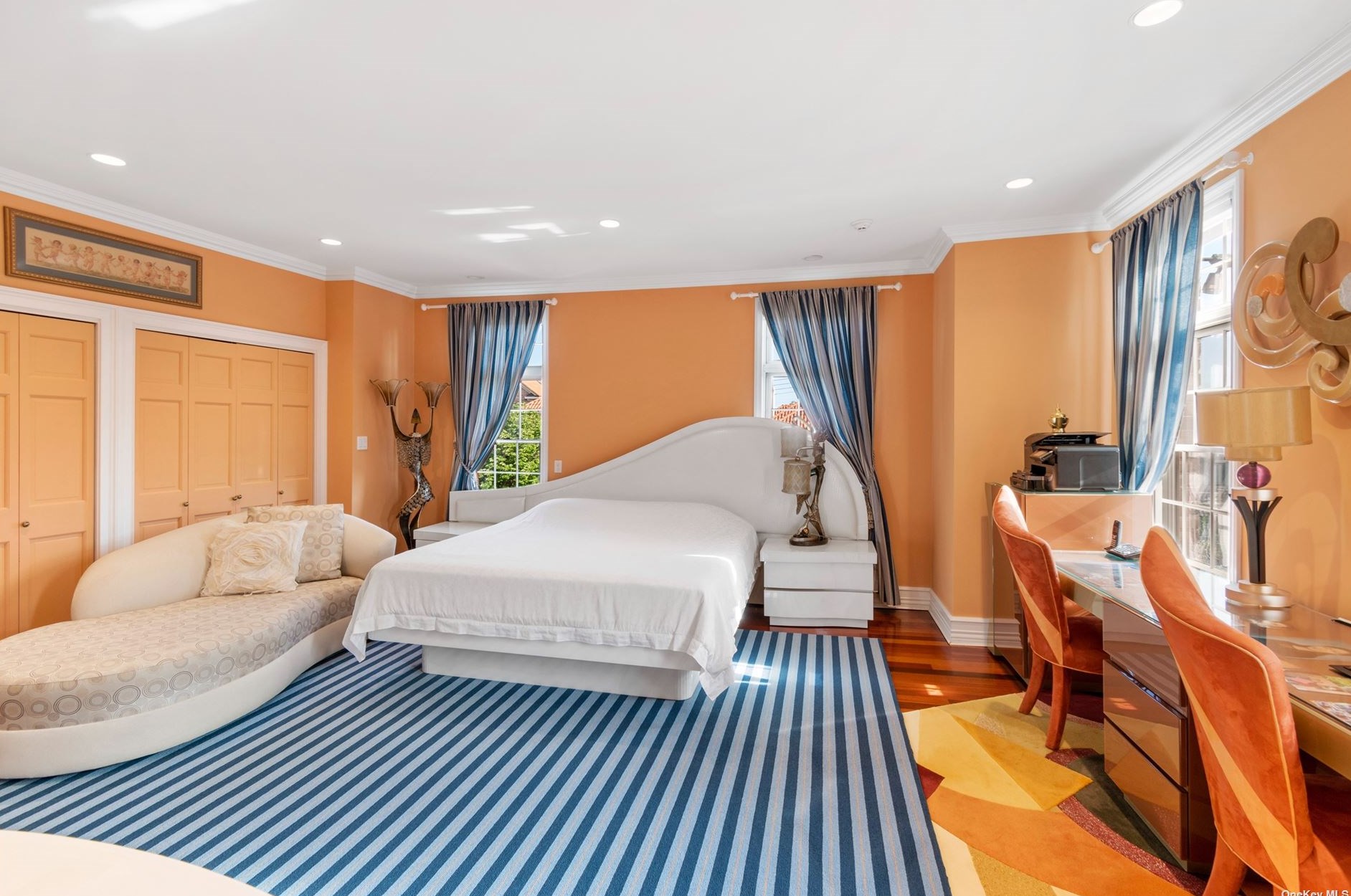 5 Center Dr, Flushing NY 11363-1214 exterior