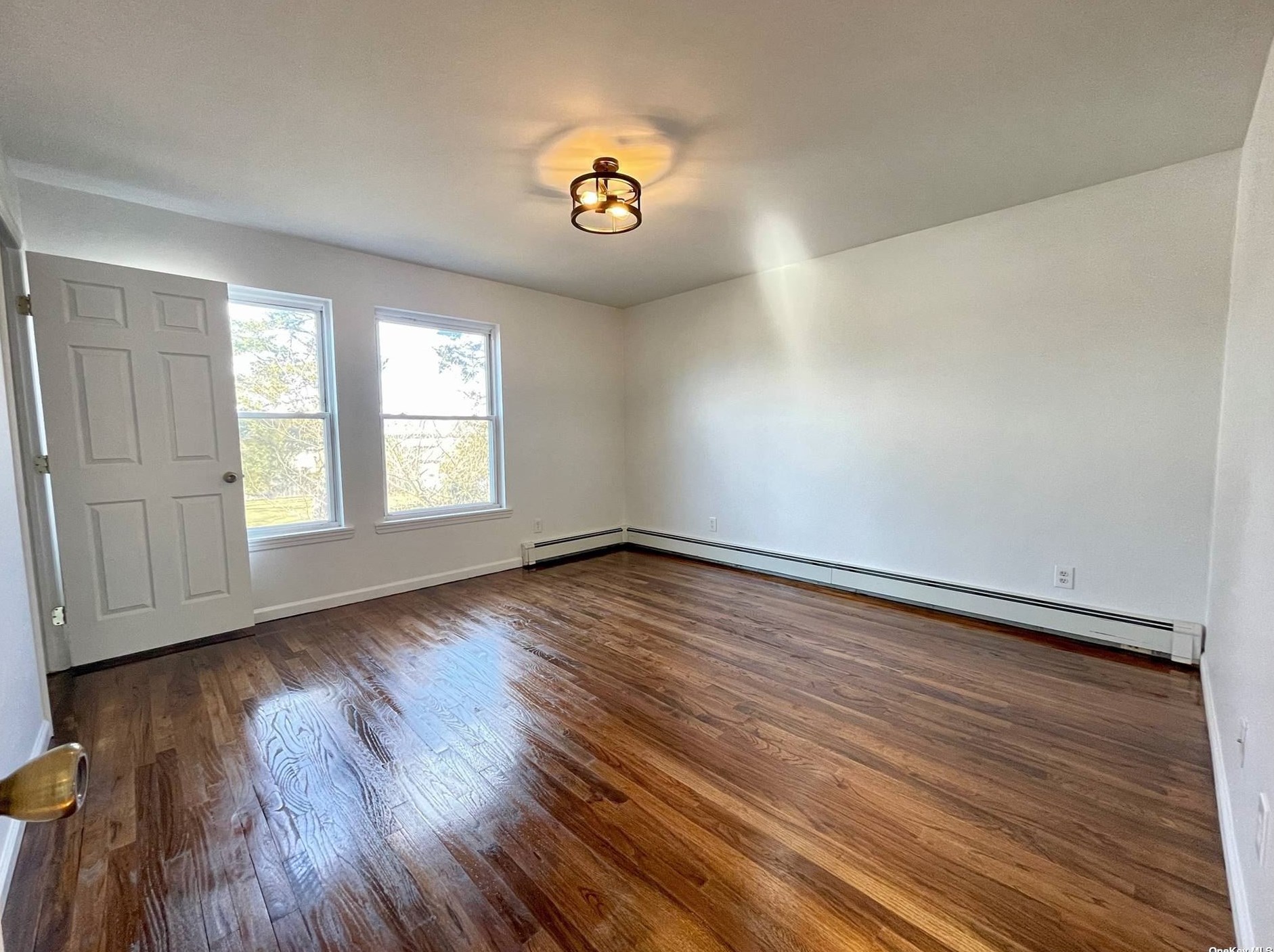 90 Wyona Ave, Selden NY  11784-3229 exterior