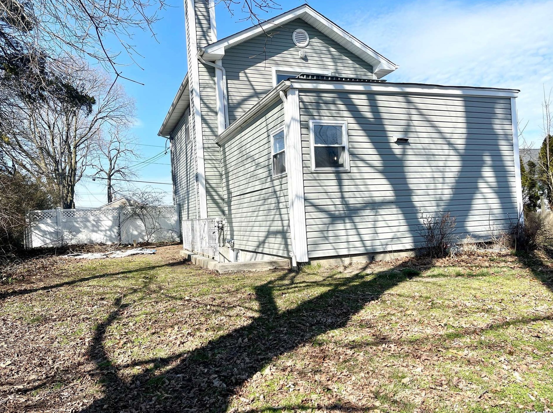 90 Wyona Ave, Selden NY  11784-3229 exterior